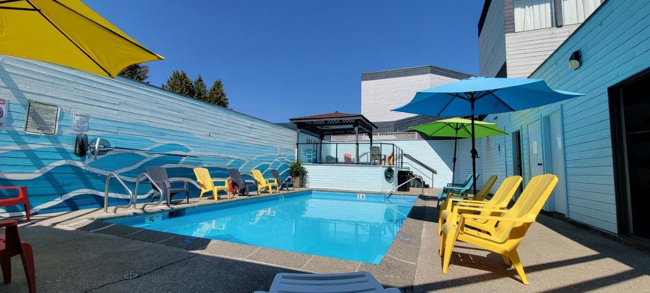 The Cedars Inn Hotel & Convention Centre Gibsons Zewnętrze zdjęcie