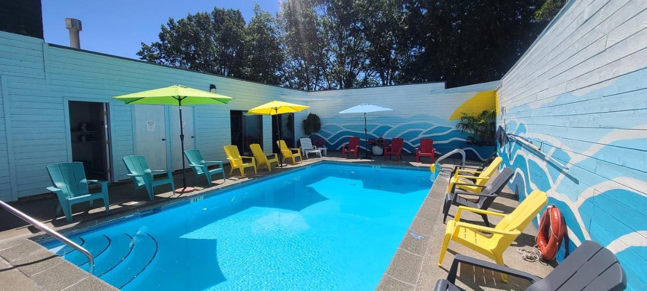 The Cedars Inn Hotel & Convention Centre Gibsons Zewnętrze zdjęcie