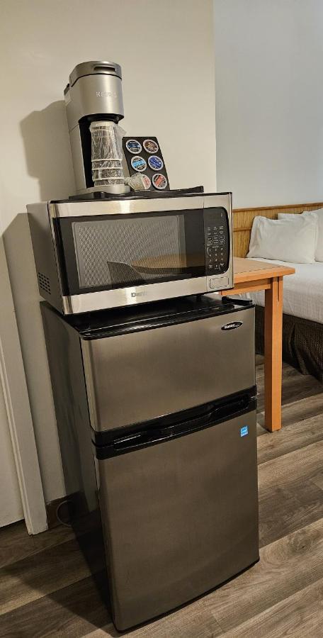 The Cedars Inn Hotel & Convention Centre Gibsons Zewnętrze zdjęcie