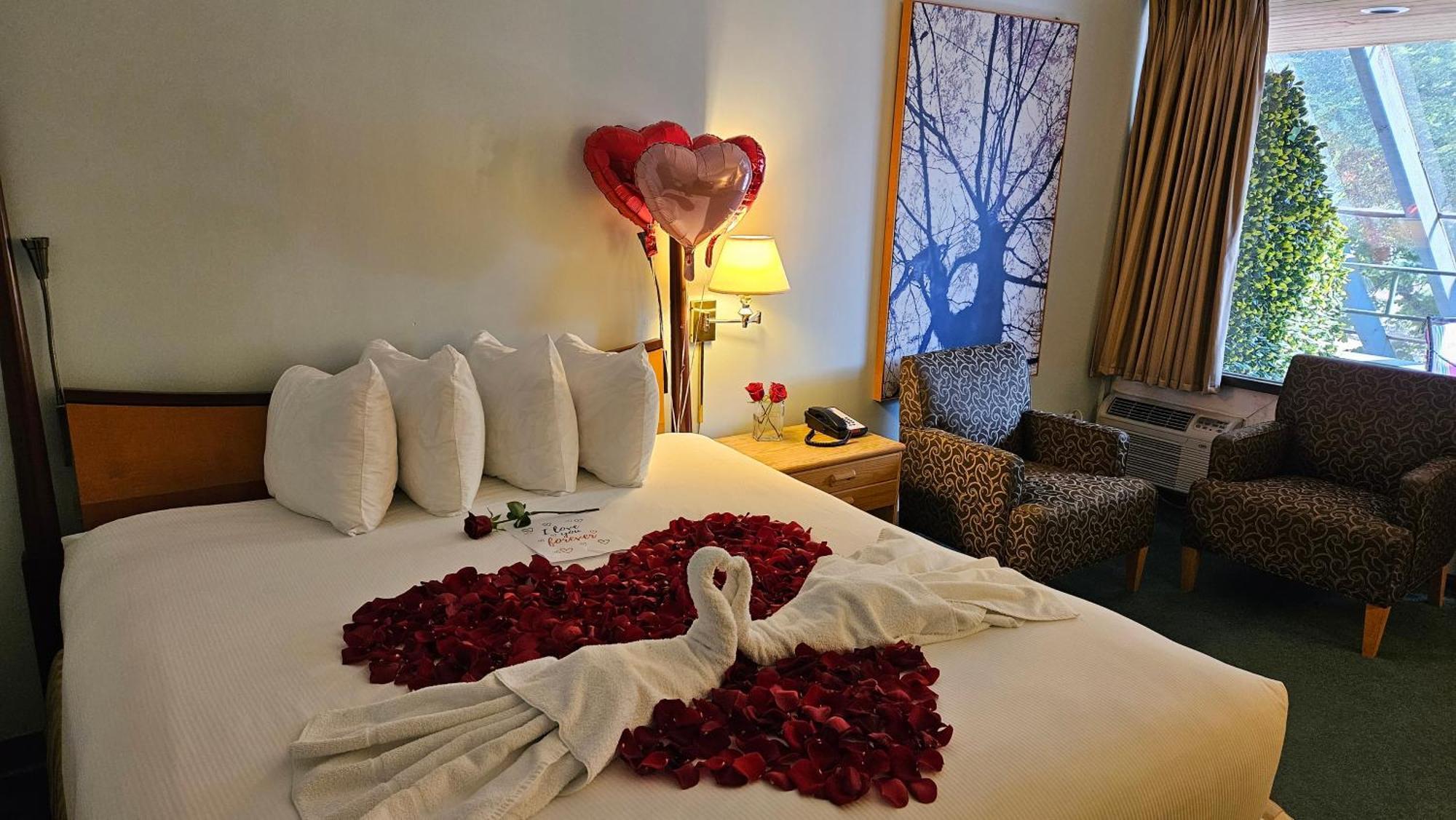 The Cedars Inn Hotel & Convention Centre Gibsons Zewnętrze zdjęcie