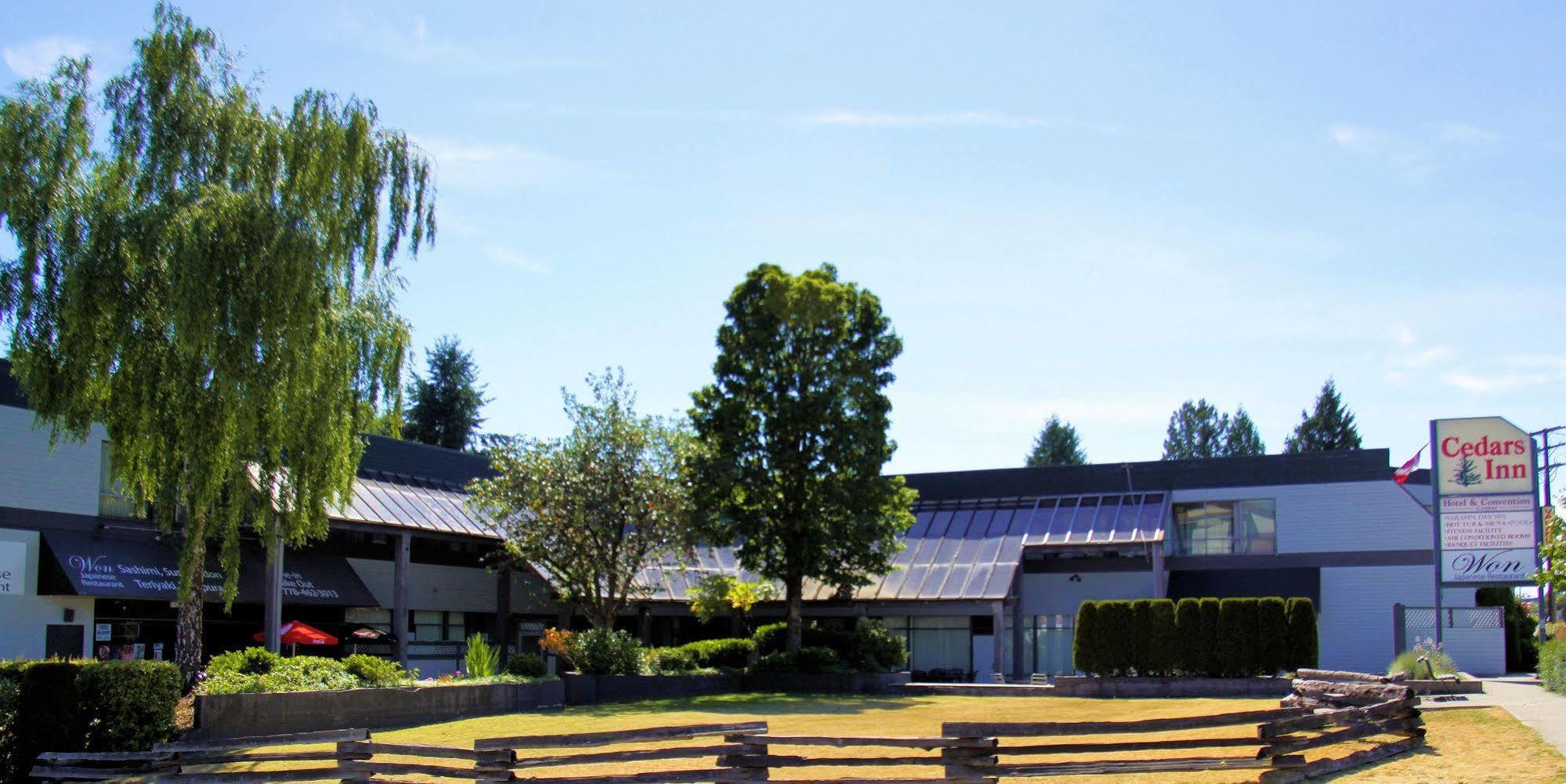 The Cedars Inn Hotel & Convention Centre Gibsons Zewnętrze zdjęcie